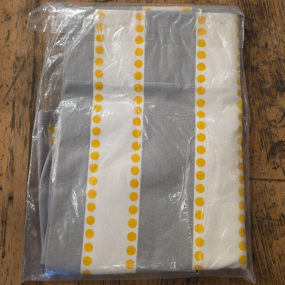 LIZ AND ROO Gray & Yellow Striped‎ Window Valance